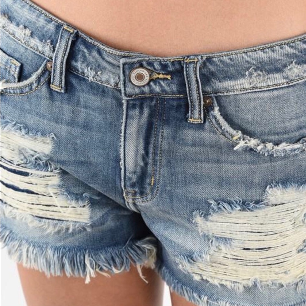 ⚡️Last one ⚡️Kancan distressed denim shorts Small - Picture 7 of 8